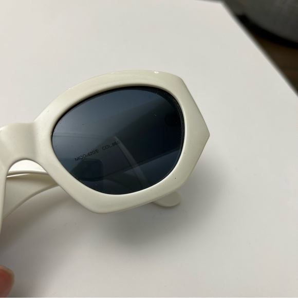 Vintage Blue Medusa Gianni Versace MOD 420/E 868 - Picture 4 of 9